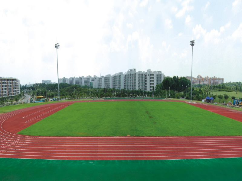 塑膠跑道與水泥地面對運動鍛煉的優勢