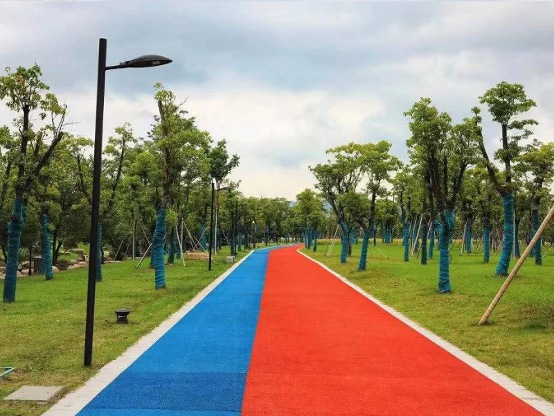 塑膠跑道施工現(xiàn)場(chǎng)