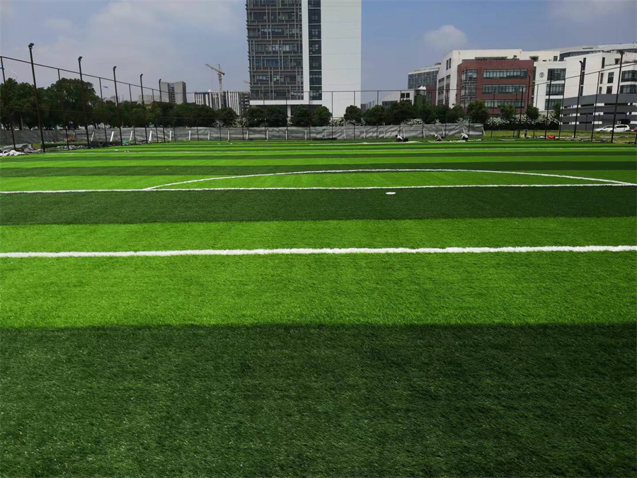 足球場人工草坪施工案例