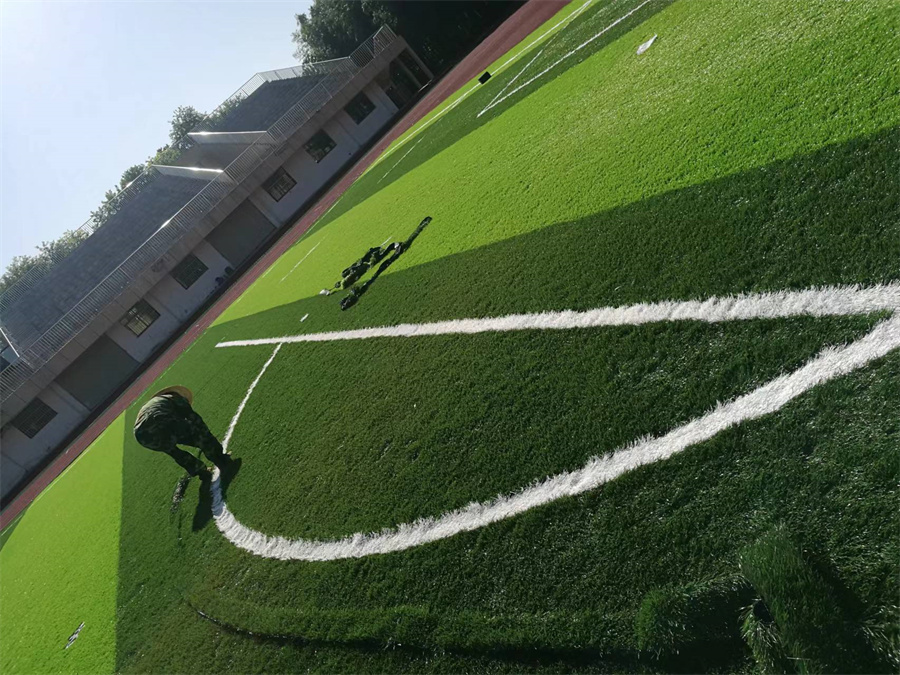 足球場人工草坪施工案例